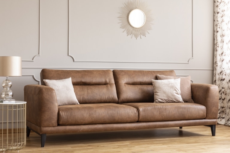 Wollsdorf offers a wide range of premium leather articles for sofas