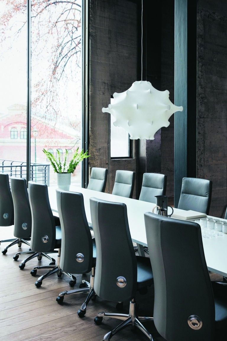(c) Flokk. Office Chairs with Wollsdorf Leather